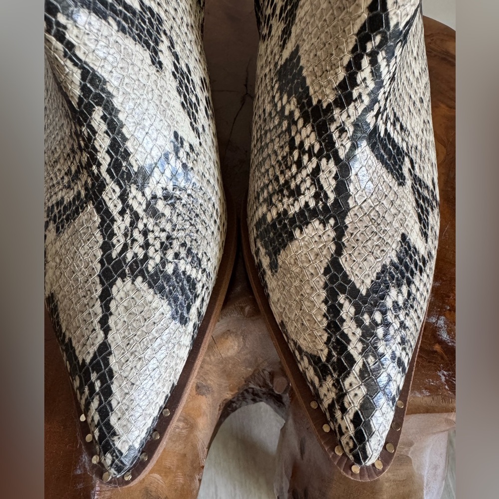 SAM EDELMAN Leonia Snakeskin Embossed Leather Booties Beige & Grey Pointed Toe 5 - Picture 7 of 11